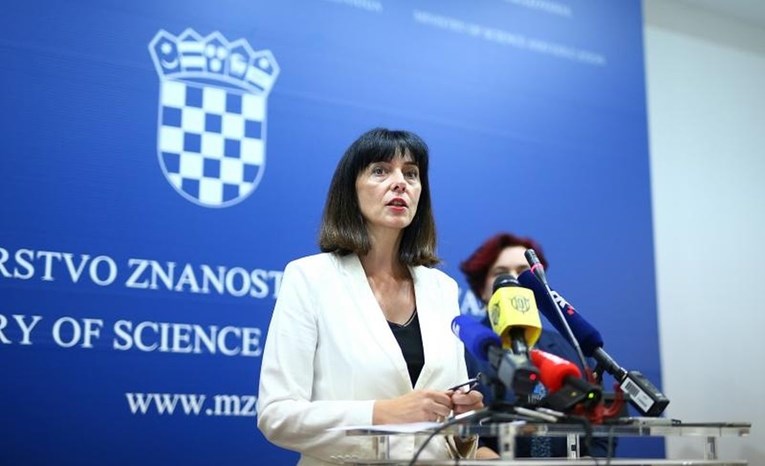 VIDEO Ministrica Divjak predstavila novi program informatike u školama, dotakla se i vjeronauka