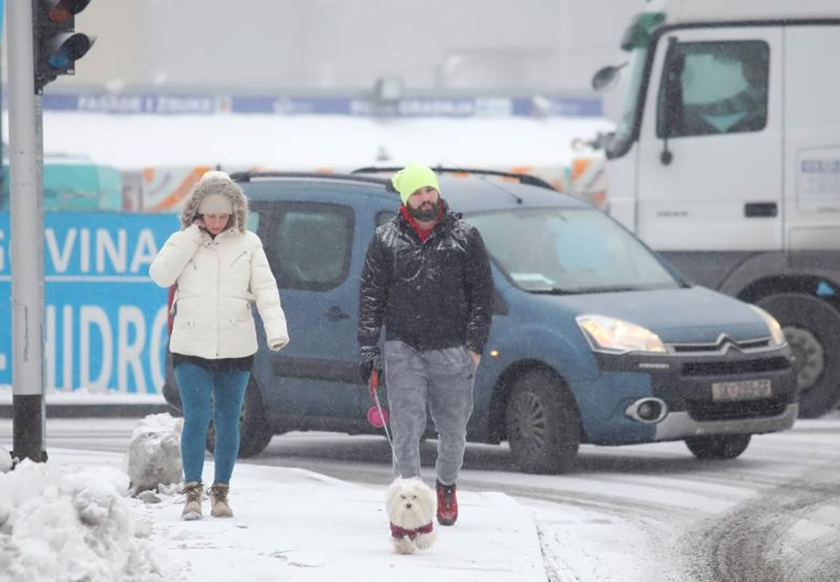 FOTO Sitne pahulje opet zabijelile Zagreb, ali uskoro dolazi zatopljenje