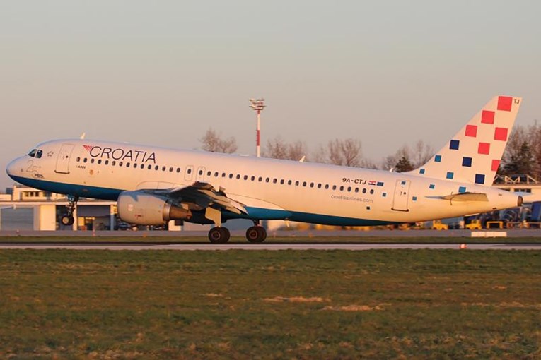 INCIDENT NA TUĐMANU U avion Croatia Airlinesa se zabilo vozilo za ukrcaj prtljage