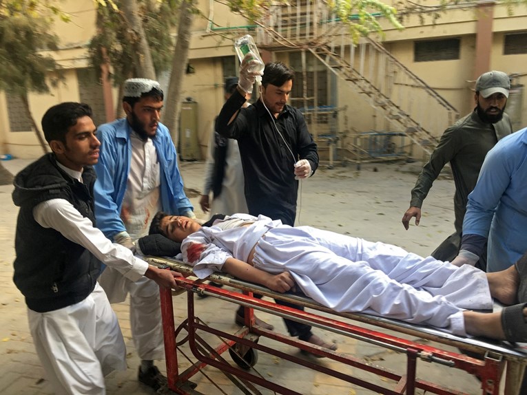 U samoubilačkom napadu na kršćansku crkvu u Pakistanu najmanje sedam mrtvih