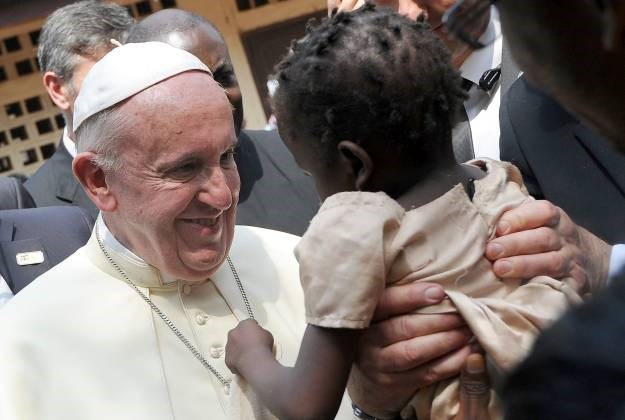 Papa ispričao tužnu priču jednog izbjeglice: Bio je oženjen za kršćanku, a teroristi su je zaklali