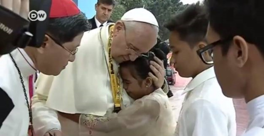 Papa Franjo ostao bez riječi na pitanje djevojčice "zašto Bog dozvoljava da djeca pate?"