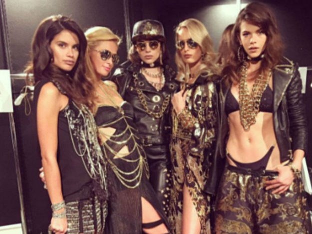 Ona uvijek mora biti glavna: Paris Hilton glumatala po pisti u Milanu