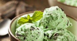 Napravi svoj mint sladoled s čokoladnim komadićima u samo 3 koraka