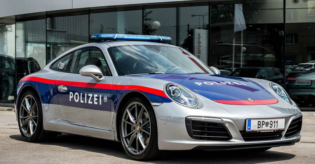 Pripazite s brzinom: Austrijski policajci prometne prekršitelje love u Porscheu 911