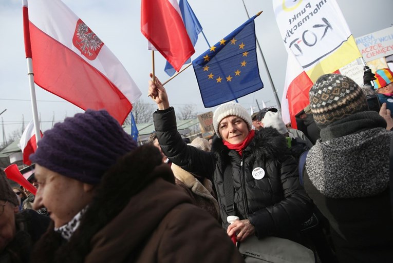 NUKLEARNA OPCIJA Što je članak 7 i zašto ga EU misli aktivirati protiv Poljske
