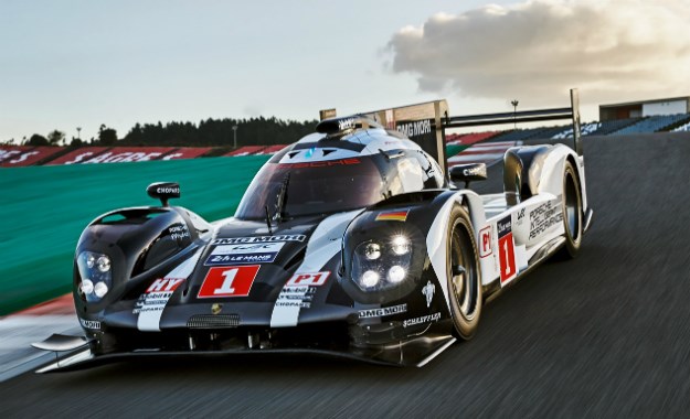 Mark Webber će izvesti Porscheovu ultimativnu zvijer na londonske ulice