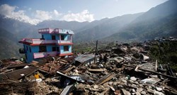 Nakon osam dana iz ruševina u Nepalu spašeno četvoro ljudi, uključujući stogodišnjaka