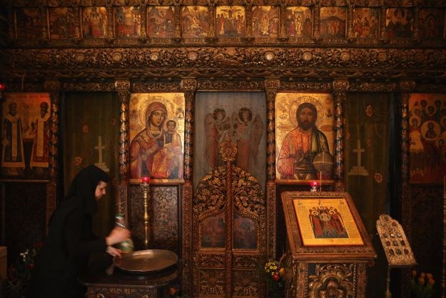 Anarhisti upali u crkvu u Grčkoj i prekinuli misu, 26 uhićenih