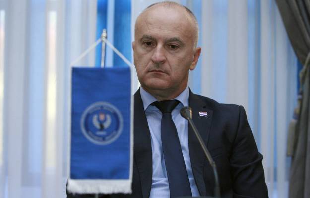 "Oprost, ali ne i zaborav": U Mikluševcima otkriveno Spomen obilježje žrtvama velikosrpske agresije