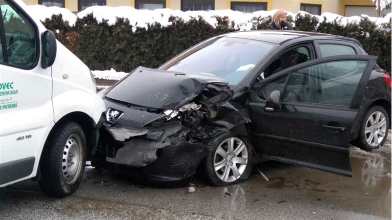 Teška nesreća u Zagorju, vozač doživio infarkt, državna cesta zatvorena za promet