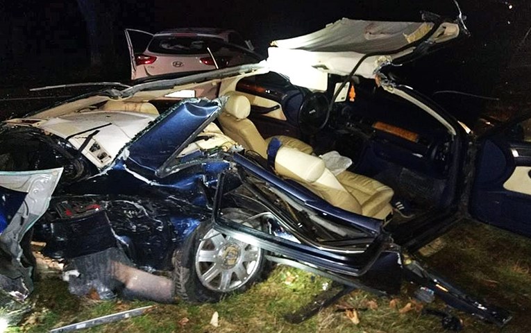 Teška nesreća kod Čepina: Dvoje teško ozlijeđenih, Audi je potpuno smrskan