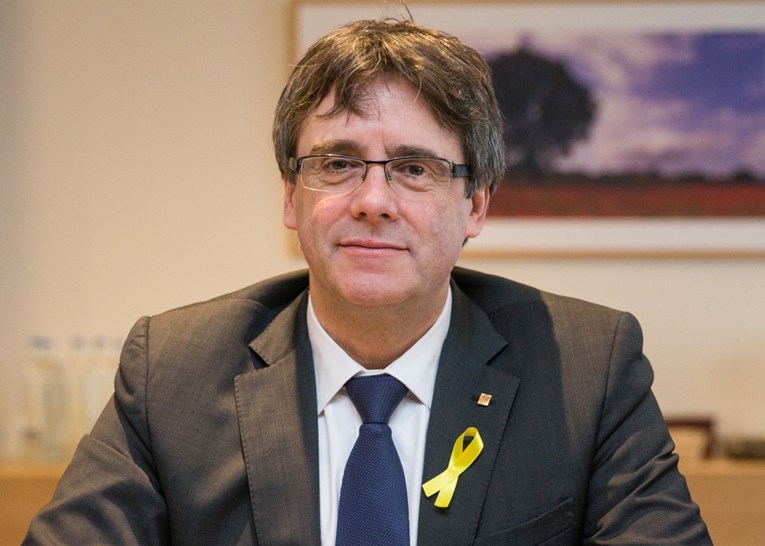 Procurile poruke u kojima Puigdemont priznaje da je borba za nezavisnost Katalonije "gotova"
