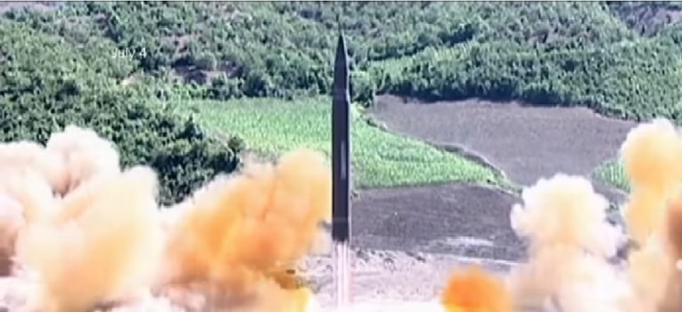 VIDEO Raketa Sjeverne Koreje zamalo pogodila putnički avion