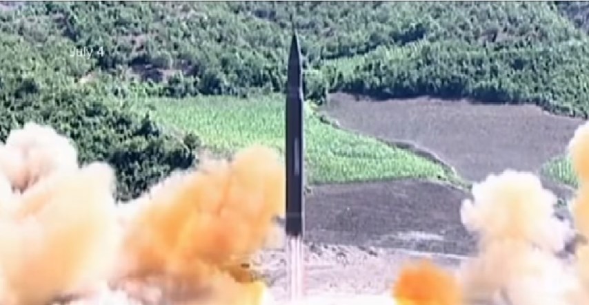 VIDEO Raketa Sjeverne Koreje zamalo pogodila putnički avion