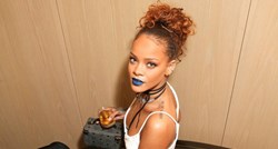 Njoj sve savršeno stoji: Rihanna i plavi ruž za usne učinila poželjnim