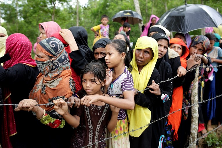 UN: U koordiniranim napadima na Rohindže spaljena sela, ljudi poubijani, mučeni i silovani
