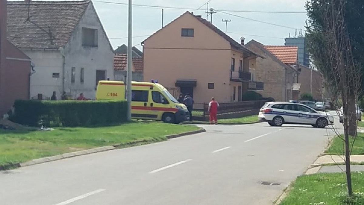 VIDEO Policajci u pancirkama okružili kuću u Slavonskom Brodu, psihički nestabilna osoba prijetila oružjem