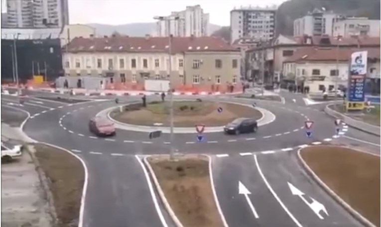 VIDEO Srbi dobili prvi kružni tok u gradu pa se totalno pogubili