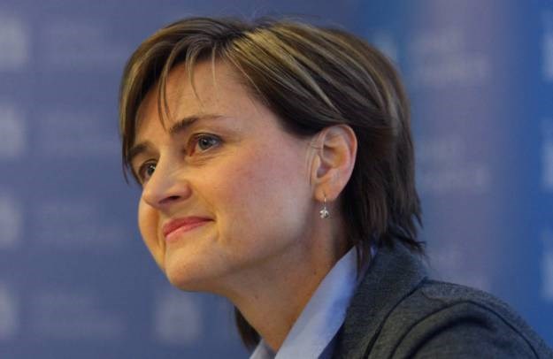 Švaljek brani zakonit ali "nemoralan oprost duga HDZ-u"