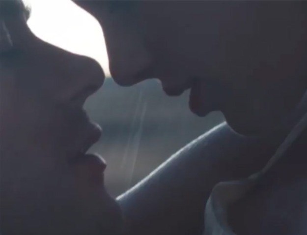 Taylor izbacila prvi teaser za spot "Wildest Dreams" u kojem se ljubaka sa Scottom Eastwoodom