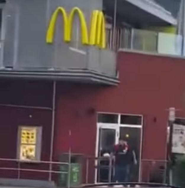 Svjedokinja iz minhenskog McDonaldsa pred kojim se pucalo: "Vikao je Allahu Akbar, ubijao djecu"