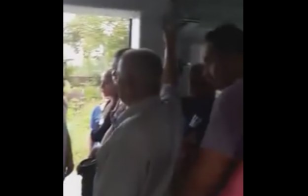 VIDEO Incident u vlaku za Harmicu: Kondukter zvao policiju, putnici stali u obranu suputnika