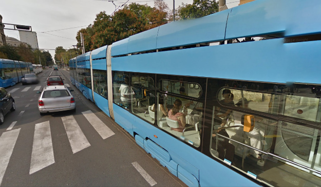 Tramvaj naletio na djevojku na Trgu maršala Tita kod Klaićeve