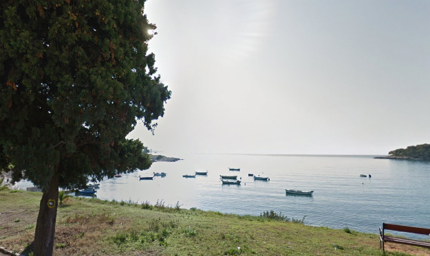 Pronađen leš muškarca u moru pokraj plaže u Puli