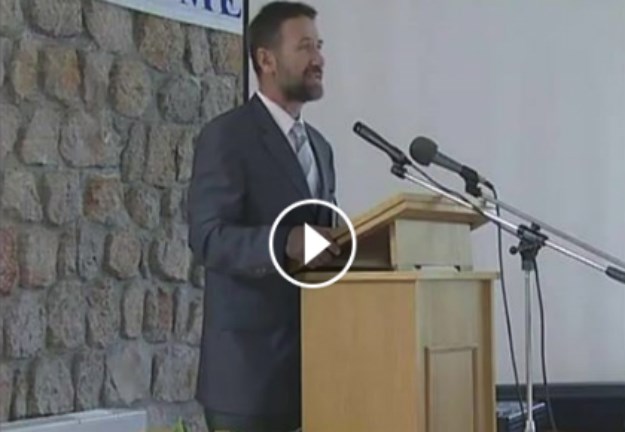 VIDEO Pojavila se snimka na kojoj se čuje kako novi ministar obrazovanja govori engleski. Jao.