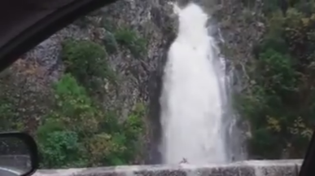 VIDEO Ekstremne kiše pogodile Istru i Rijeku pa probudile bujične potoke