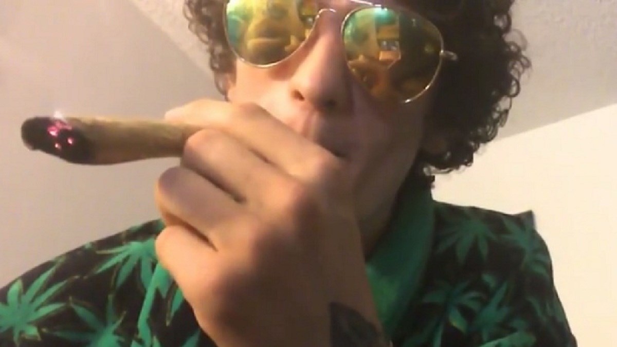 SKANDAL Borac proslavio potpis za UFC zapalivši joint sa Snoop Doggom