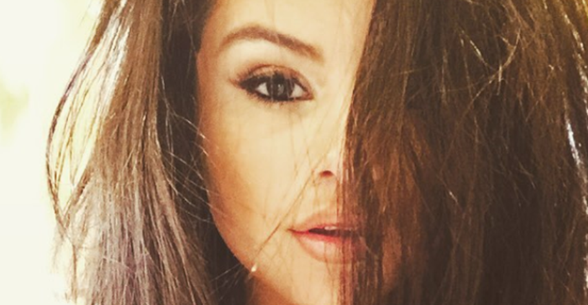 Selena Gomez potiče žene da odrežu kosu kako bi pomogle oboljelima od raka