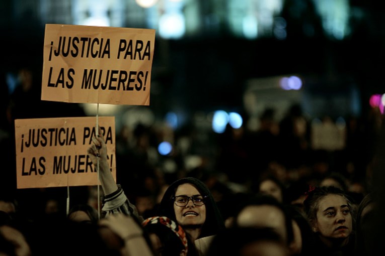 Osuđeni Španjolci koji su grupno silovali tinejdžericu i sve snimali mobitelima