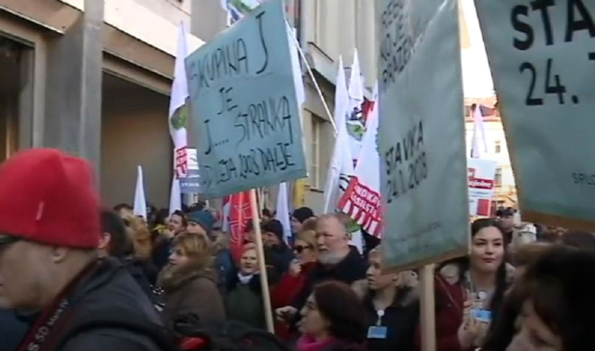 VELIKI ŠTRAJK U SLOVENIJI  Oko 37 tisuća zaposlenih je u štrajku, tisuće škola ne rade