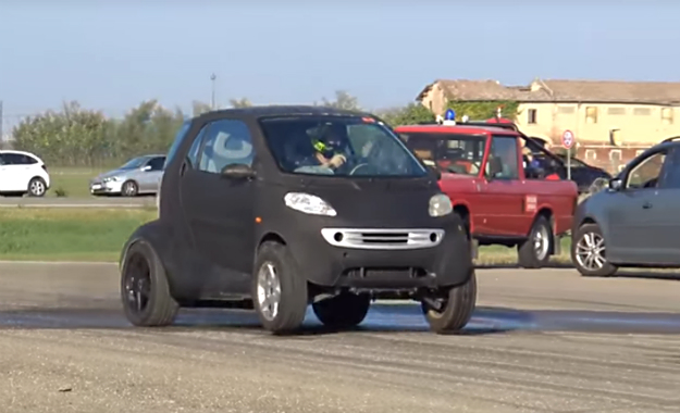 Pogledajte što Golfov TDI motor radi u Smartu