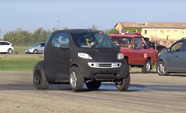 Pogledajte što Golfov TDI motor radi u Smartu