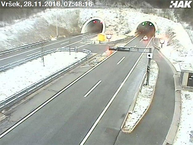 Autocesta zbog olujnog vjetra otvorena samo za aute, snijeg u Gorskom kotaru