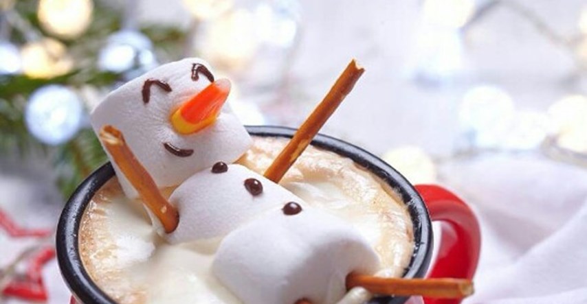 Neodoljivi jestivi ukras: Snjegović za toplu čokoladu