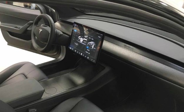 Tesla Model 3 za nove trendove: U kabini ostaje samo volan