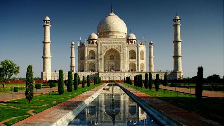 Silovita oluja oštetila ulaz u slavni Taj Mahal