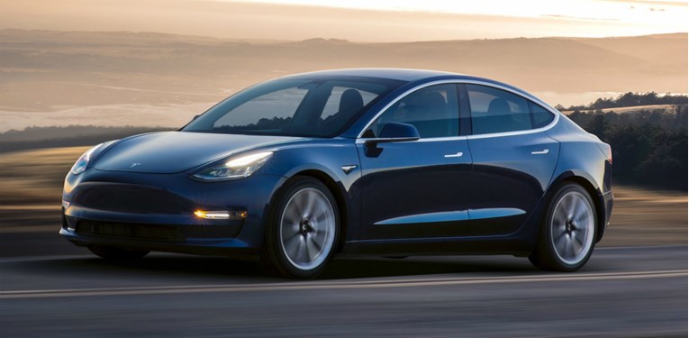 Evo što može Tesla Model 3: Otkrivene specifikacije