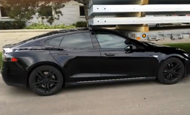 Samovozeća Tesla zabila se u prikolicu