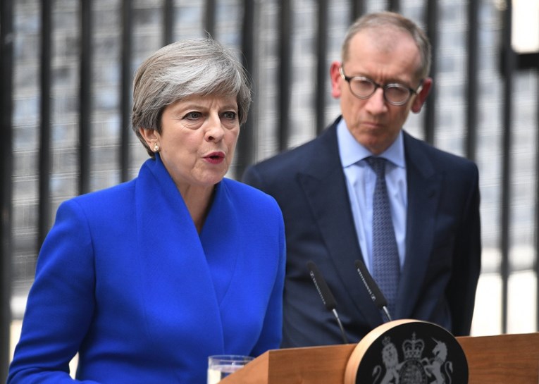 Theresa May priznala krivnju zbog katastrofalnih rezultata na izborima