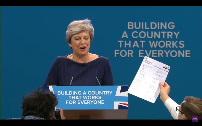 VIDEO Theresa May pokušala održati povijesni govor, a onda je baš sve pošlo po zlu