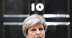 Theresa May traži spas u koaliciji sa strankom koju su osnivali bivši teroristi