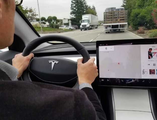 Prvi pogled na unutrašnjost Tesle Model 3