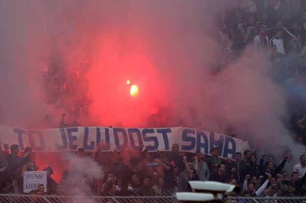 Pogledajte transparent kojim je Torcida provocirala Armadu