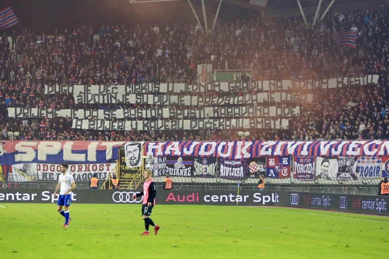 GADLJIVA PORUKA TORCIDE "Vrijeme je da zvijeri u kavezu dočekaju smrt"