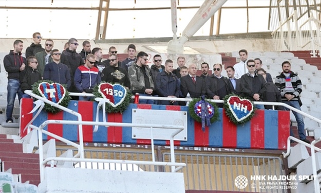 Hajduk i Torcida položili vijence za poginule torcidaše